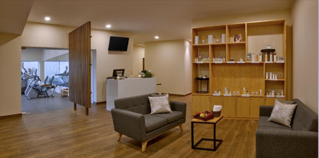 Galeria Plaza Irapuato Hotel Kültér fotó
